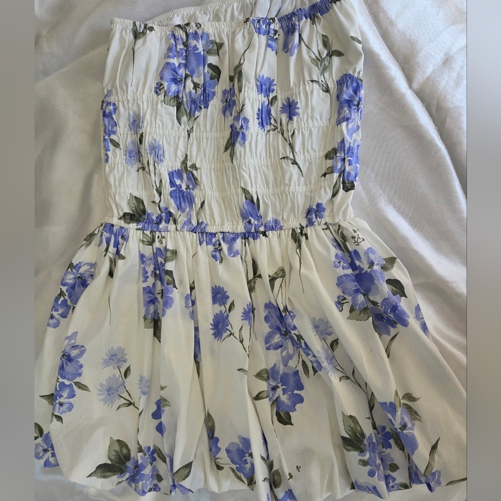 Hollister White Gathered Fabric